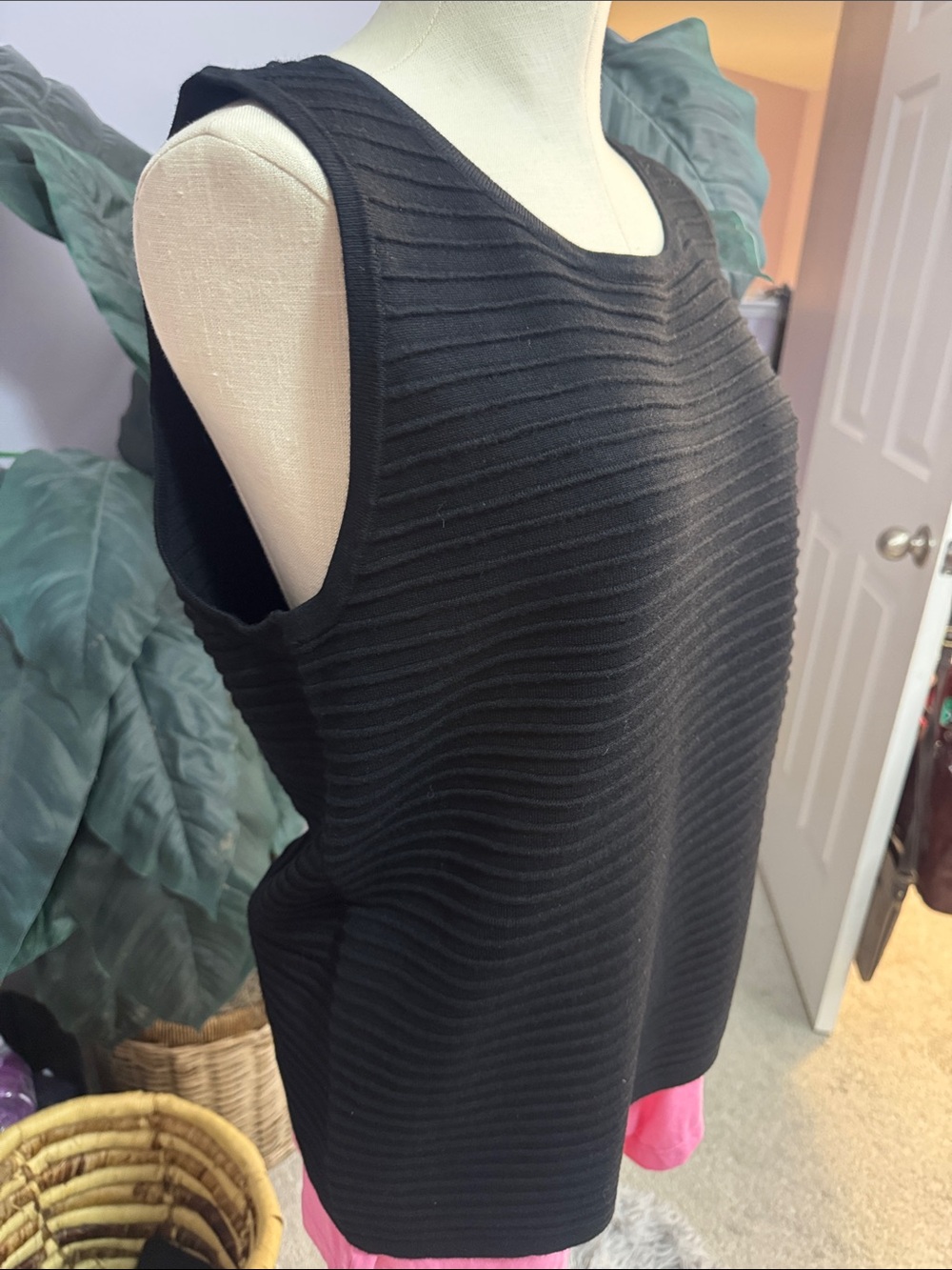 RED Black Ribbed Ottoman Knit Sleeveless Tank Top L NWT